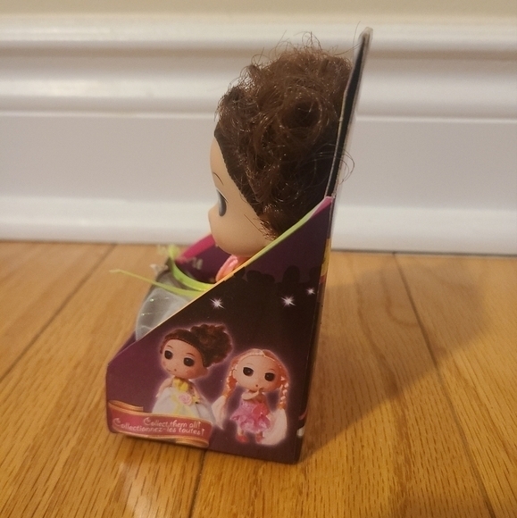 New 4.5" Ddung Korean Doll‎ BNIB - Picture 5 of 6